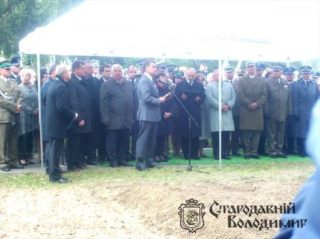У Володимирі-Волинському перепоховали останки жертв двох найстрашніших тоталітарних режимів