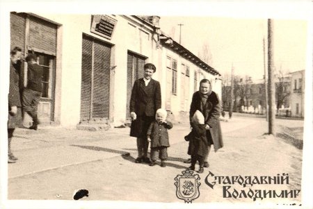 Маленькі володимирчани та устилужани на старих світлинах