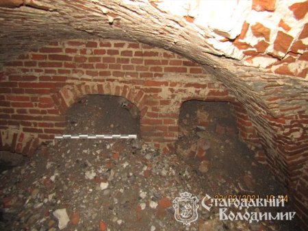 Підвал 18 століття почали досліджувати у Володимирі-Волинському